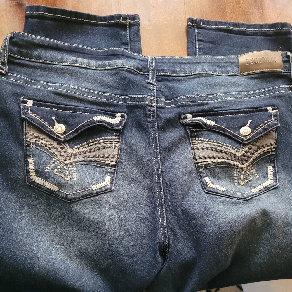 Hydraulic Brand Capri Style Jeans.  Size 22W. - Picture 2 of 8